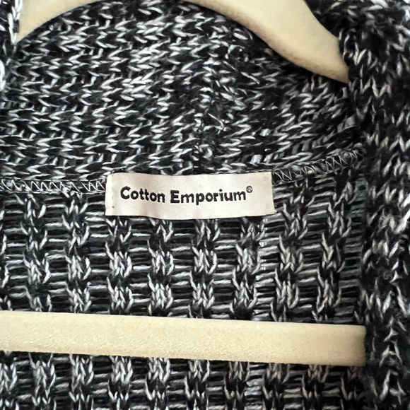 Cotton Emporium L Black&White Cardigan with Pockets - Picture 2 of 9